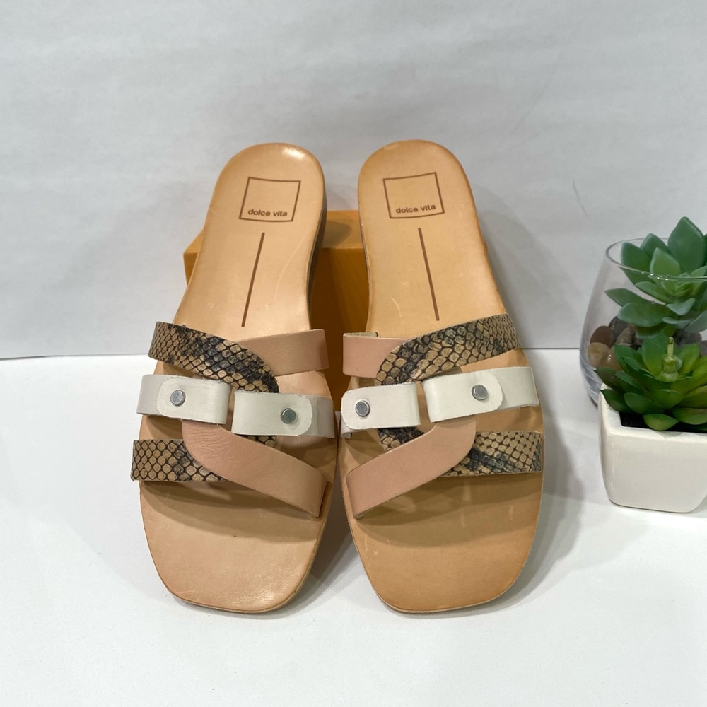 Dolce Vita Women’s Calt Slide Sandals NWOT. Size 8